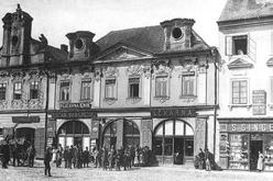 Cílem obnovy realizované v roce 2017 bylo zachování vysoké architektonické hodnoty průčelí s precizním provedením opravy členění a současně s přiznáním charakteru poslední a hodnotné rekonstrukce