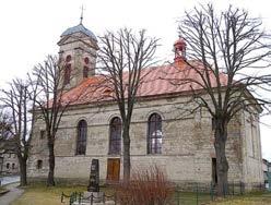 a b Mnichovo Hradiště (správní obvod obce Mnichovo Hradiště), dům čp. 284. Z klasicistní podoby průčelí se po devastujících úpravách předchozího období zachovala pouze korunní římsa se zubořezem.