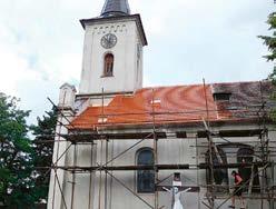 repasování dveřních výplní s výrobou replik originálního kování (kliky, štítky), opravě a výměně klempířských prvků a po celkové obnově světlíku centrální dvoupodlažní haly (foto E. Zápalková).