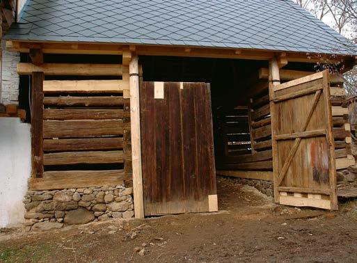 ODDĚLENÍ SPECIALISTŮ Oddělení specialistů zajišťuje péči o specifické druhy památek, zejména lidovou architekturu, technické památky a historické zahrady a parky. Řeší rovněž agendu urbanistickou.