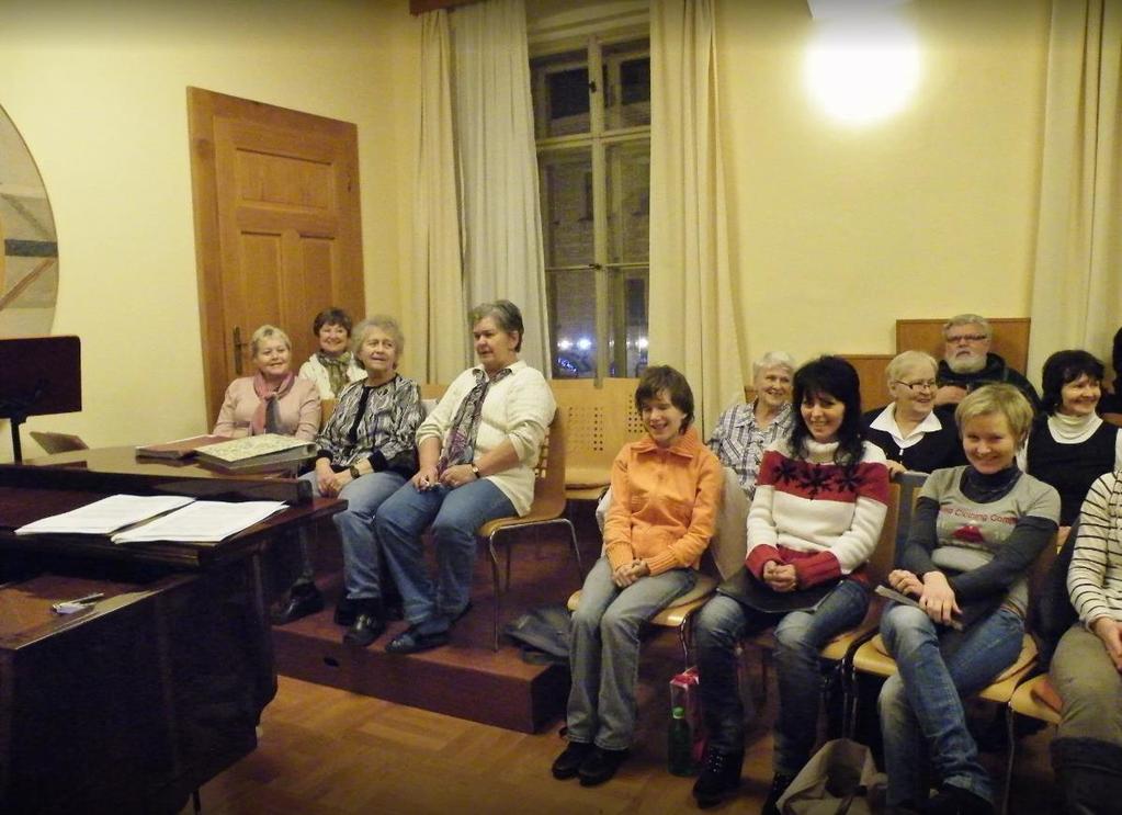 https://www.zonerama.com/choreacorcontica/album/5117754?secret=53dccs70o15aup8ukl9ir4v1e Malá informace 22. 2. 2013 Vážení, dnes slavíme svůj "malý, velký" den. Už nás zná Google.