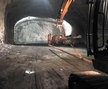 convergence measurement stations, the geotechnical moni toring in the tunnel is supple mented by inclinometer and extensometer measurements which will be parts of the initial two pipe roof umbrella