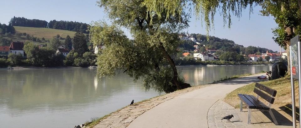 Územní studie krajiny správnho obvodu ORP Černošice B Návrh Subtilní krajinná vlákna Vlákno stísněné řeky Vlákno stísněné řeky je zástavbou a soukromými pozemky sevřený prostor řeky.