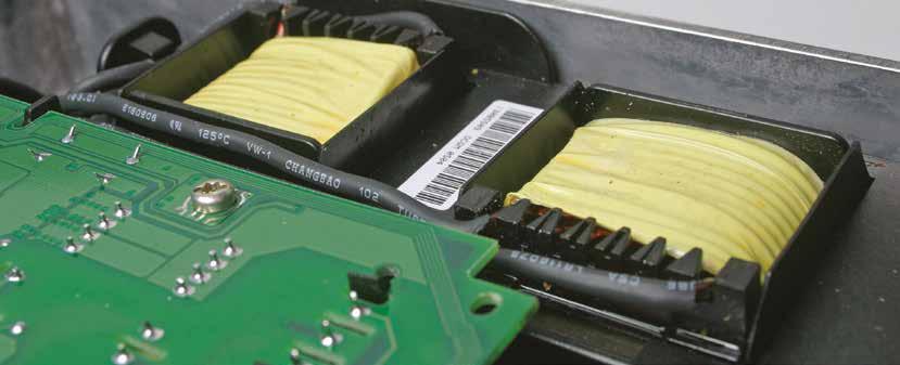 Optimalizace výkonu a ochrana sítě Integrovaná ochrana jako standard Střídavé pohony Danfoss obsahují všechny moduly nutné k zajištění shody s EMC standardy.