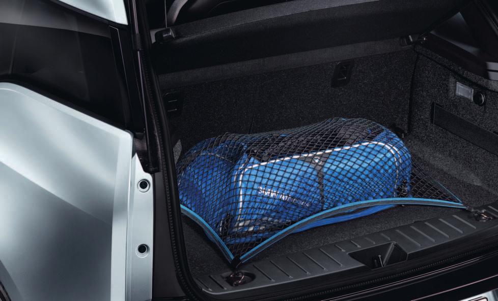 Jeho tvar je dokonale přizpůsoben zavazadlovému prostoru BMW i3. Slouží tak k bezpečné přepravě drobných předmětů.