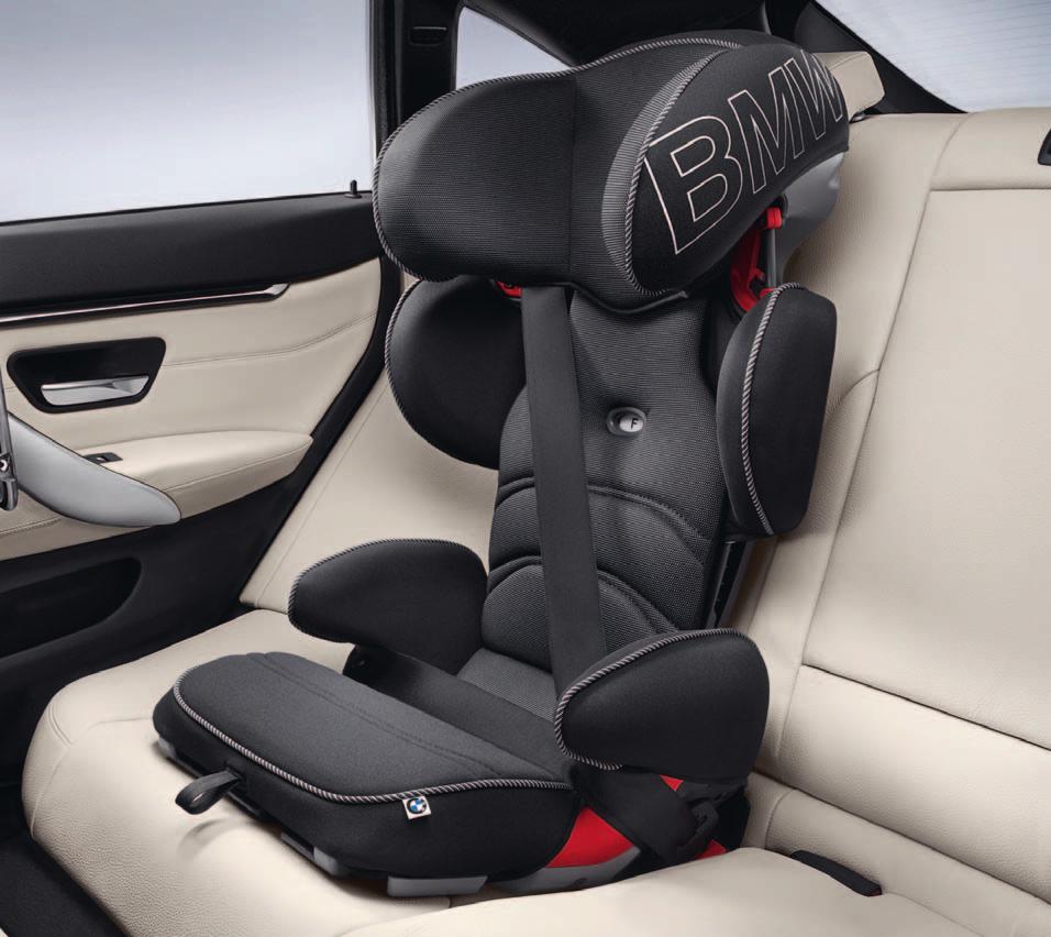 JEŠTĚ VÍCE KOMFORTU. BMW Junior Seat 2/3. Bezpečná radost z jízdy pro děti od 3 do 12 let (cca 15-36 kg nebo 95-150 cm). Sklon opěradla lze nastavit tak, aby dokonale kopíroval sedadlo vozu.