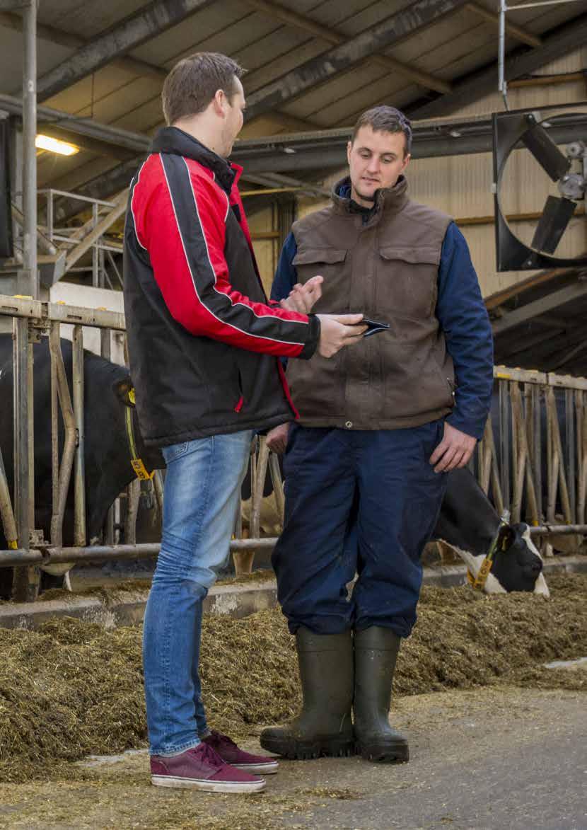 30 LELY ASTRONAUT 31 Lely podpora při spuštění robotu Správné kroky ve správný čas Na základě 25 let zkušeností v oboru vypracovala Podpora faremního managementu návody a protokoly podle kterých