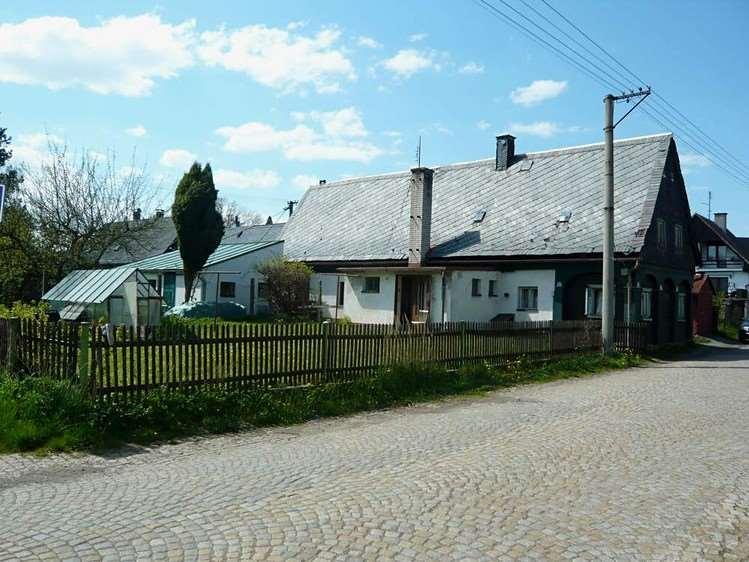 plocha domu je 180m2, zahrádka za domem je 102m2.
