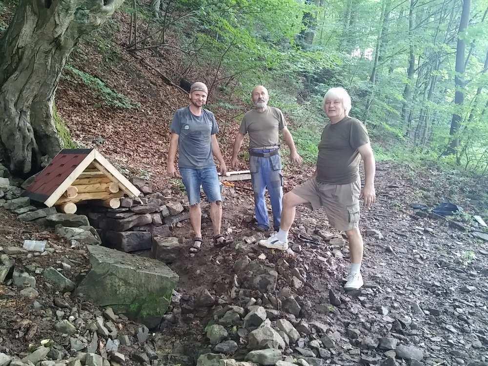 nové kamenné ostění studánky, vyrobena a