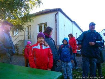 CHALOUPECKÁ STOPA V sobotu 13. října 2012 se chaloupečtí mladí hasiči sešli v 8.30 na zahrádce za chaloupeckou hospodou, aby společně absolvovali některou z tras CHALOUPECKÉ STOPY.
