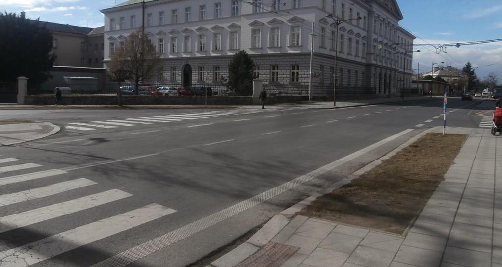 byla vyznačena Opticko-psychologická brzda. Městský úřad zatím se světelnou signalizací u tohoto přechodu nepočítá.