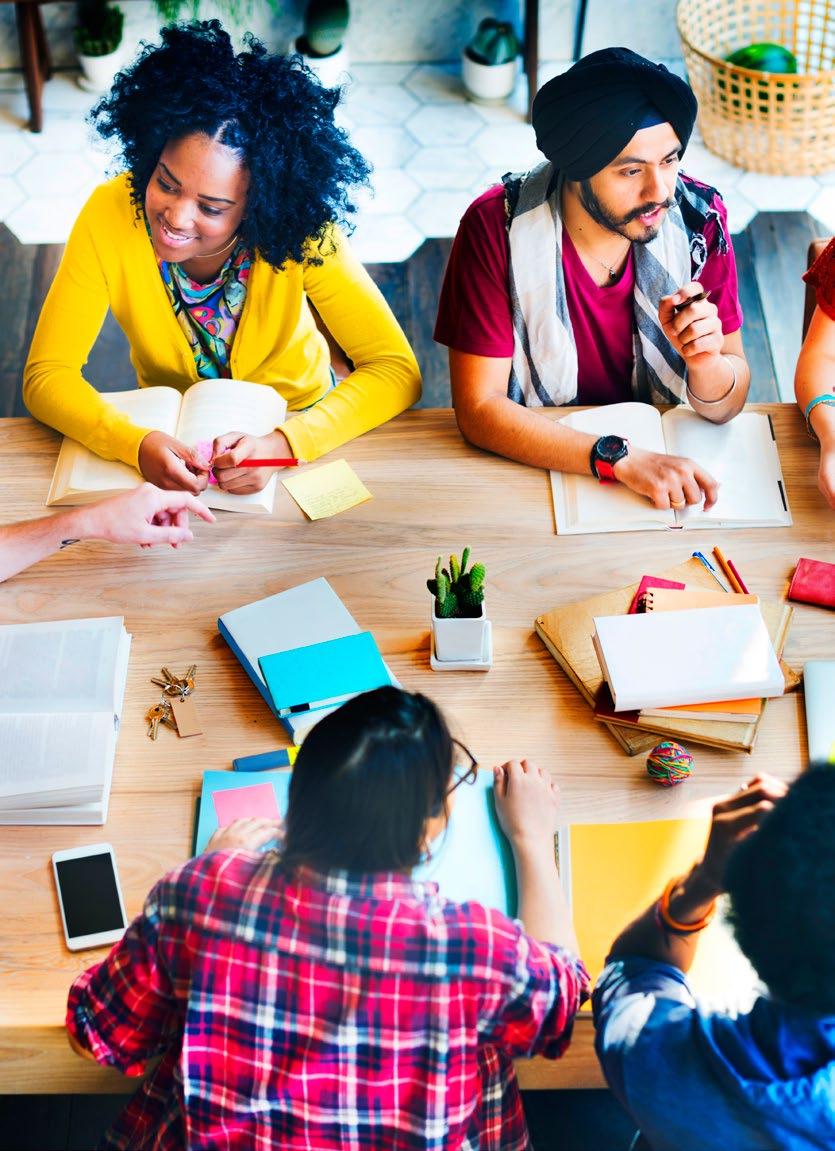 35 Study in the Czech Republic Iniciativa Study in the Czech Republic cílí na zahraniční studenty, kterým představuje Českou republiku jako ideální destinaci pro absolvování vysokoškolského studia.