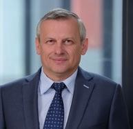 Ing. František Vlnař člen představenstva od 23. 11. 2010 Vzdělání: vysokoškolské, ČVUT V pojišťovnictví působí 12 let.