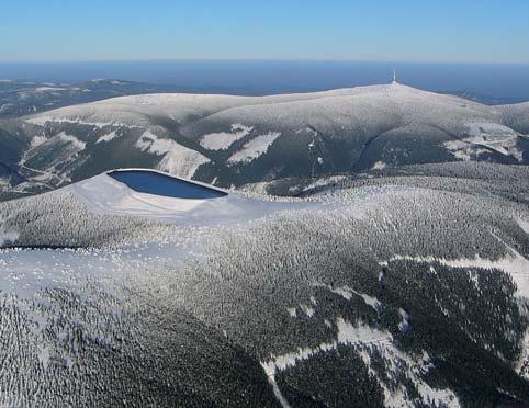 CLIDATA ID O1SERA01, nadmořská výška stanice 1 328 m a zeměpisné souřadnice 50 11'15" N a 017 06'30" E) obr. 11). Dne 21. května 2004 bylo na stanici instalováno elektronické slunoměrné čidlo SD5, 25.