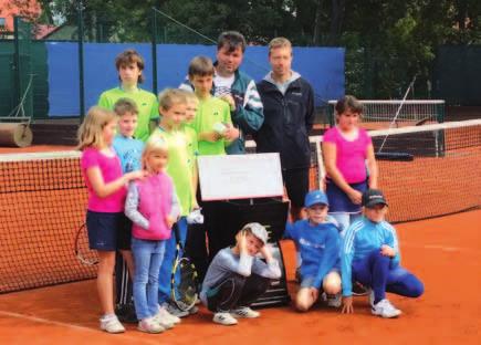O exhibiční utkání se opět postaral Kuba Dočekal, který postupně vyzval několik přítomných diváků k vzájemnému měření sil.