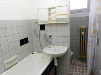 ID 3 Dispozice: 2+1 Podlahová plocha: 46 m 2 Nájemné: 7 000 Kč/měs.