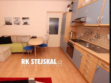ID 24 Podlahová plocha: 43 m 2 Nájemné: 7 900 Kč/měs.