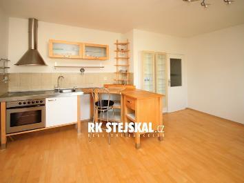 ID 96 Podlahová plocha: 47 m 2 Nájemné: 8 500 Kč/měs.; 180,9 Kč/m 2 /měs.