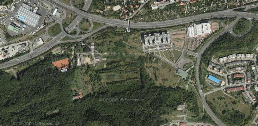 Umístění změny Záměr představuje revitalizaci brownfieldu areálu bývalého Interlovu, realizaci