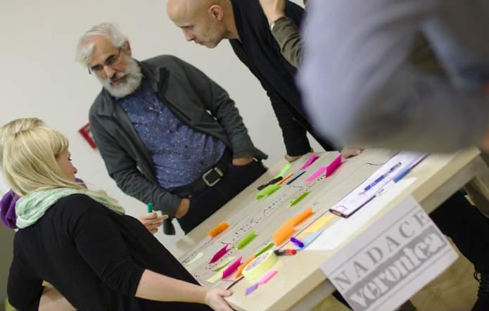 Workshopu se nakonec účastnilo 20 osob manželé Suchánkovi, zástupci a zástupkyně odboru územního plánování a rozvoje a dalších odborů místní radnice, samosprávy, nevládních organizací a občanských