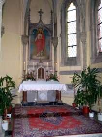 Josefa (1908), obraz na Mariánském oltáři sv. růžence, obraz Všech svatých při hlavním oltáři a obraz Bolestný Kristus Ecce Homo (pod kůrem).