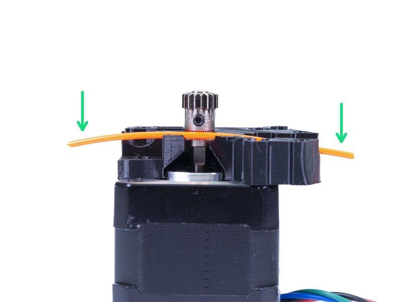 Bude použit pouze pro počáteční zarovnání. Pro závěrečnou kontrolu vyměňte filament za inbusový klíč. Mějte na paměti, že klíč má poněkud jinou velikost než vlákno.