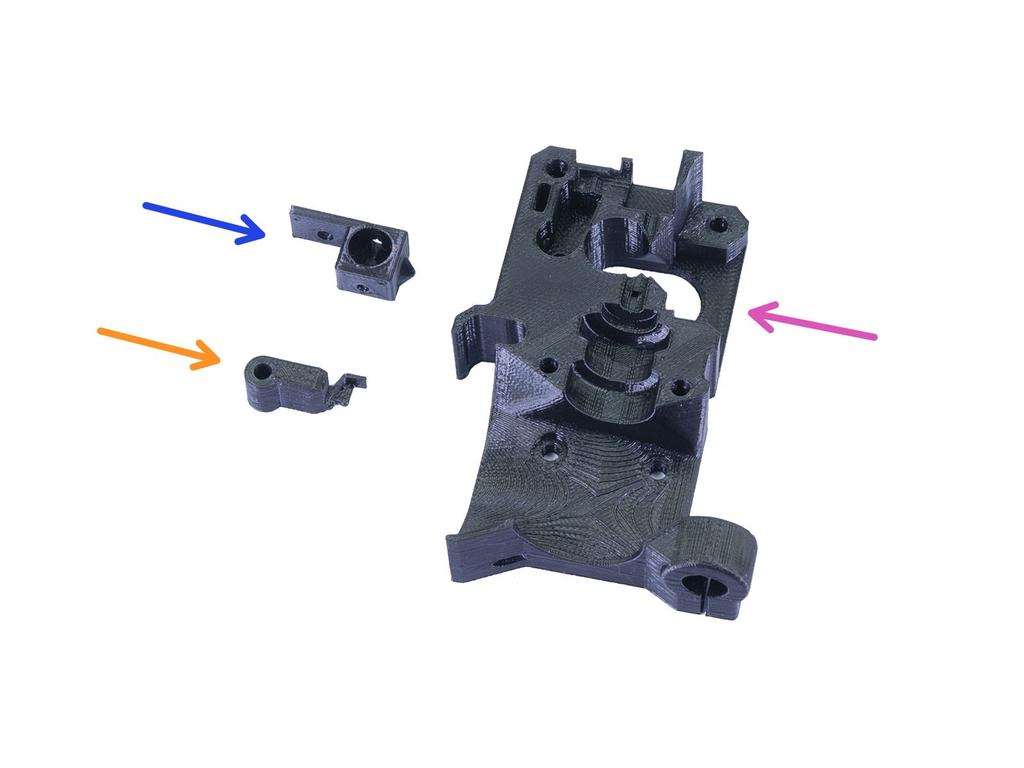 Step 3 Příprava dílů Extruder-body Pro následující kroky si prosím připravte: Extruder-body (1x) Adapter-printer (1x) FS-lever (1x) Seznam pokračuje v dalším kroku.