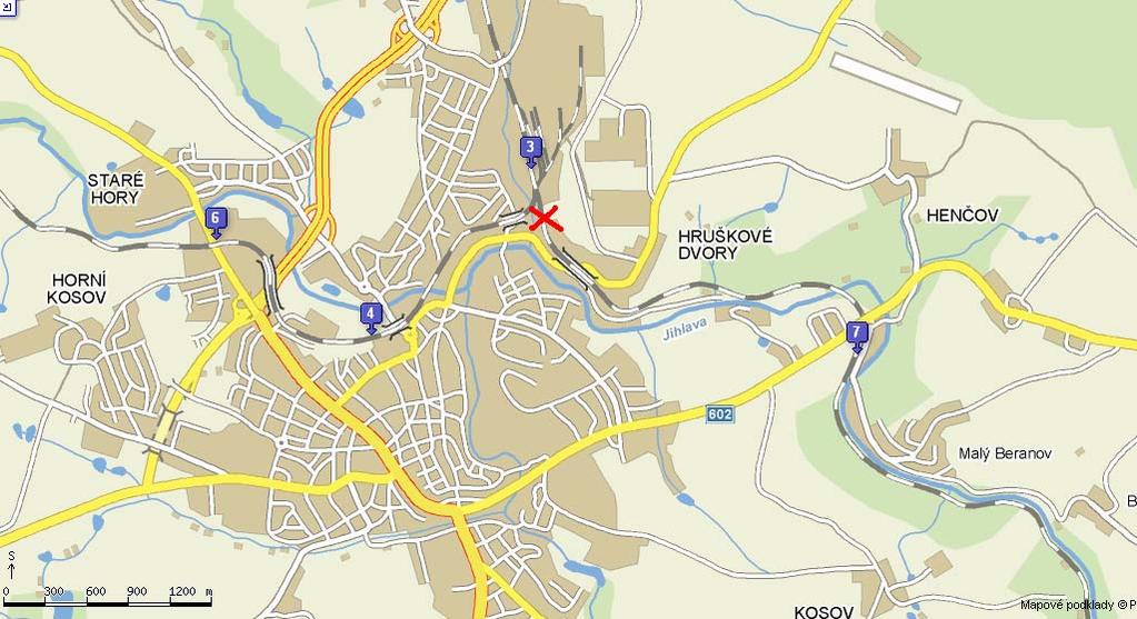 Obr. č. 28.: Mapa města Jihlavy s vyznačenými vlakovými stanicemi a předpokládanou MU (červený křížek) 1.5.2. Určení vstupních informací Při posunu s vlakovou soupravou složenou z nákladních vozů dochází v železniční stanici Jihlava na jižním zhlaví před stavědlem č.