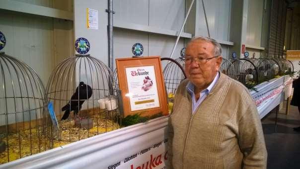 Vzpomínka na Ing. Jiřího Veltruského. Jiří Veltruský byl členem klubu chovatelů brněnských voláčů od konce šedesátých let.