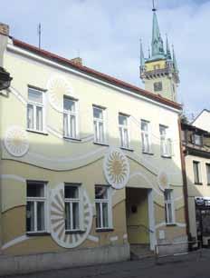_ poličské školství Mateřská škola Rozmarýnek Polička Kapacita: 45 dětí ve věku od 2 do 7 let, třída Včeliček (starší děti), Broučků (mladší děti) Stravování: vlastní vývařovna, obědy z MŠ Rozmarýnek