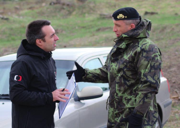 Oproti klasickému pracovnímu vztahu, který se řídí zákoníkem práce, má tedy voják práva omezena, což je logické, neboť branná legislativa upravuje činnost ozbrojených sil, které jsou primárně určeny