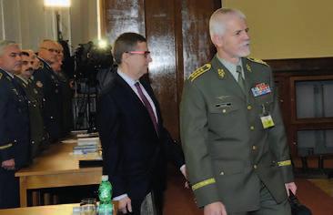 AKTUALITY MO ČR Review msline.cz Rozvoj armády je klíčovou investicí, řekl Miloš Zeman na Velitelském shromáždění V úterý 28.