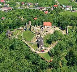 Zde můžete posedět v zámecké cukrárně nebo vystoupat křížovou cestou na hrad Potštejn. Vaše další putování povede údolím Divoké Orlice, kde budete míjet středověký hrad Litice.