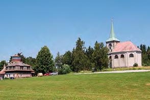 Na Zvičině, cílové stanici jednoho z podkrkonošských cyklobusů, oceníte panoramatický výhled do okolí.