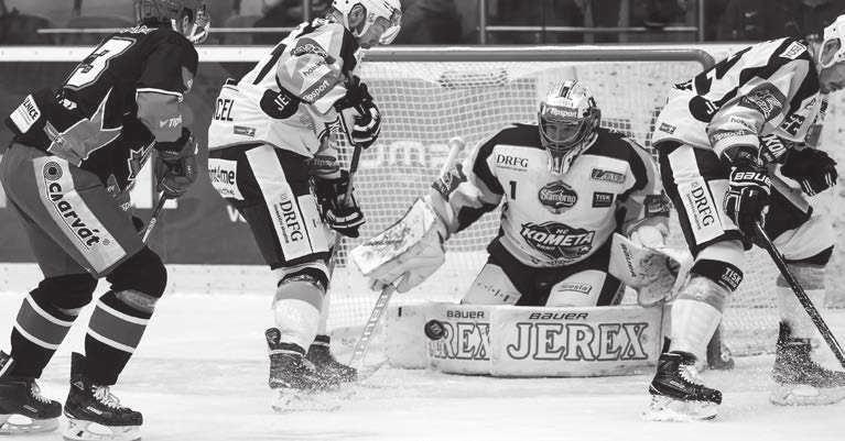 TAHOUNI KOMETY 10 Martin Erat 37 let, útočník 63 Ondřej Němec 34 let, obránce Kometa Brno patří v posledních letech k nejlepším týmům v soutěži a své ambice naplnila v uplynulých dvou ročnících, kdy