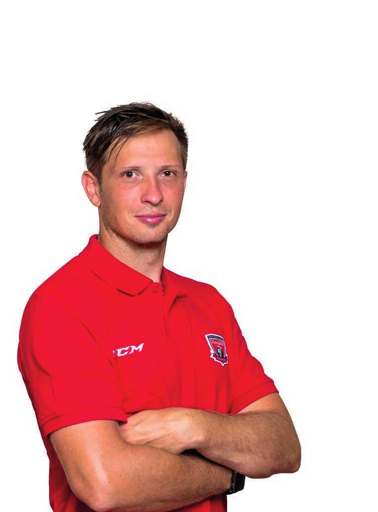 Ještě v juniorském věku se na dva roky přesunul do zámoří, kde oblékal barvy týmu