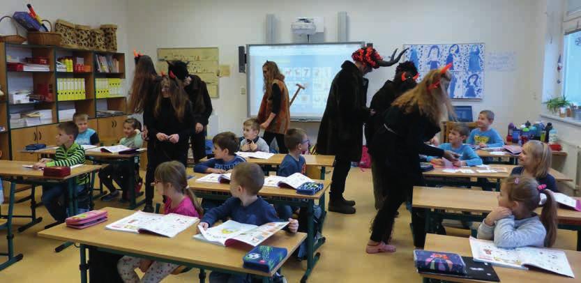 Mikulášská nadílka Mikulášská nadílka ve škole je již tradiční akcí, na kterou se těší všechny děti, ale zcela určitě nejvíce deváťáci. Bylo tomu tak i letos.