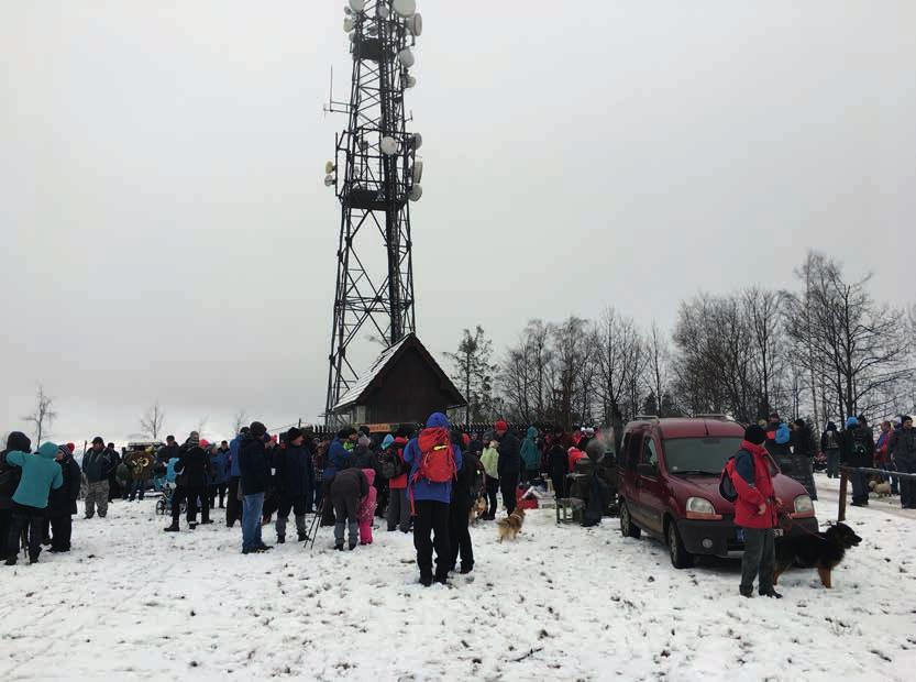 KULTURA A SPOLEČENSKÝ ŽIVOT Novoroční výšlap na Kubánkov V mrazivé novoroční dopoledne jsme se již po dvacáté sešli v rámci tradičního výšlapu na nejvyšším vrcholu obce kopci Kubánkově (662 m. n. m.).