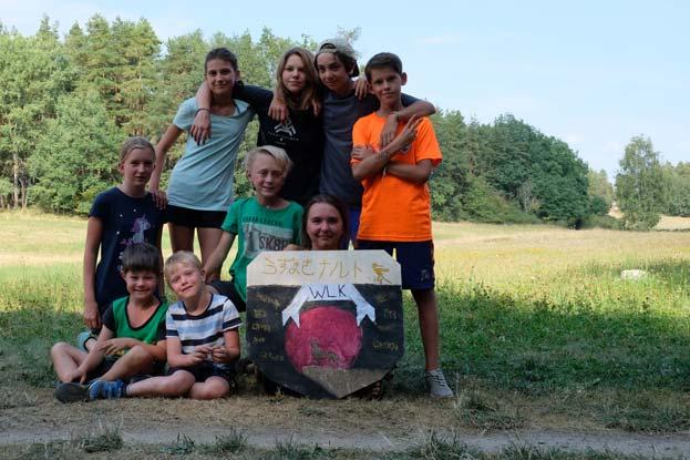 WLK (žlutí) Johanka Michalová Eliška Paťková Pepča Končelíková