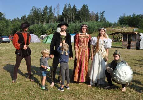 Ambrož, Hanuš a Záboj zradili Karla IV., když ho v roce 1347 doprovázeli do Čech. Namísto, aby jej chránili, uprchli ze strachu před Burgonem, potvorou nepěknou.