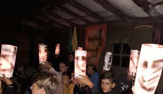 Po dni chudé stravy, meditace a bolestné očistné koupele vcházíme do kadovského kostela a po vyslovení potřebné věty se skutečně objevuje Karel! A říká: Ta Přilbice leží už celá staletí na Práchni!