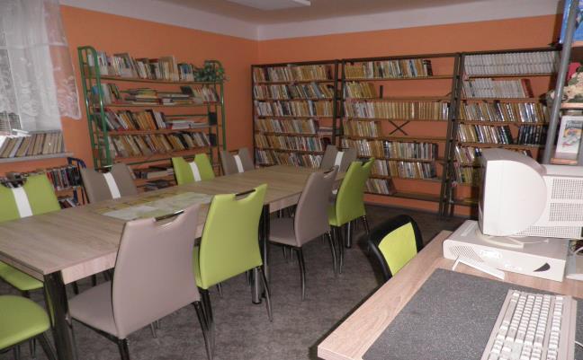 stoly, pohovky, stolky Obecní knihovna Damnice Obecní knihovna