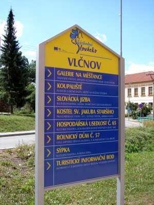 důvodů. Výrazné barvy dělají značení viditelné a zřetelné a další pozitivem je, že stojí na všech zajímavých místech, dokonce i v lesích u vývěrů minerálních pramenů. Obrázek č.