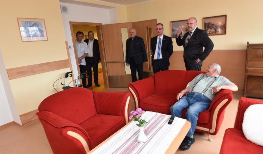 Po úvodním slovu našeho ředitele pronesli hosté svůj proslov a