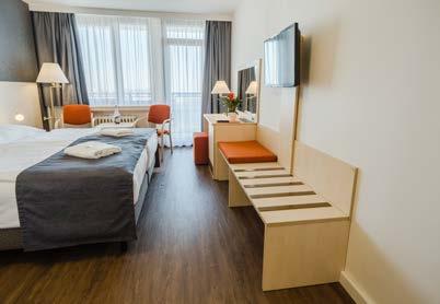 vybavení pokojů hotelu v několika patrech.