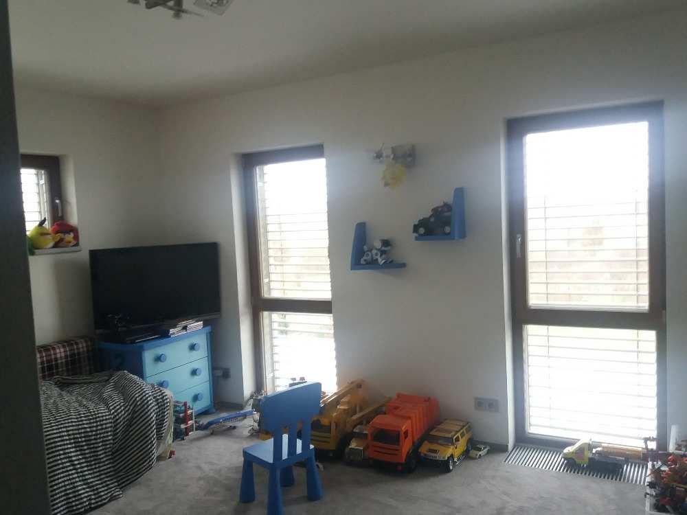 2 NP - hala (7,11 m2), pokoj ( 17,67 m2), pokoj ( 17,54 m2), WC a sprcha ( 3,62 m2),