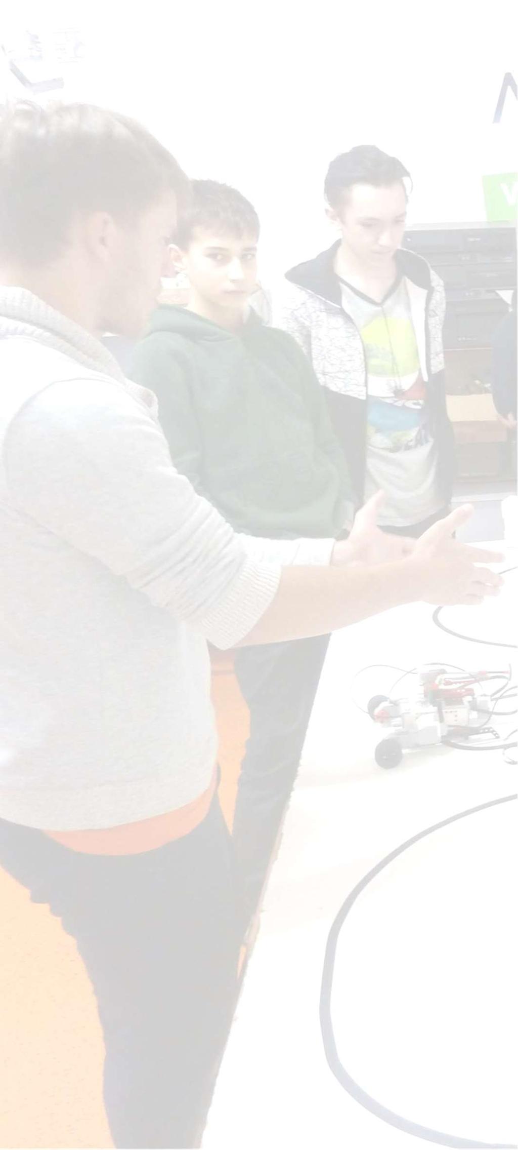 Technický kroužek V průběhu školního roku probíhaly v TRIANONU pravidelné lekce Technického kroužku.