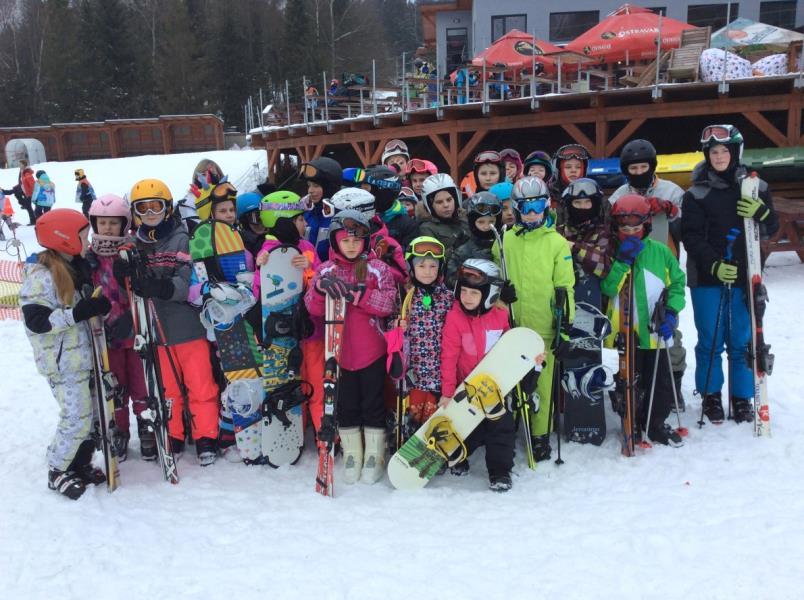Březen 2018 Zpravodaj obce Bohuslavice č. 303 Stránka 6 Valentýnské lyžování Dne 12. 2. 2018 proběhl již 5. ročník valentýnského lyžování.