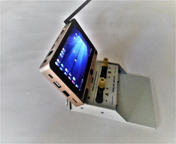 Řídicí software "ises Remote Lab SDK" dokáže pracovat až se 4 panely ISES-LAN nebo ISES-WIN.