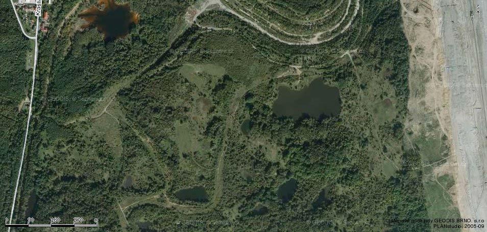 Fotografická mapa lomu Jiří a Velké Podkrušnohorské výsypky na Sokolovsku s vyznačeným předpolím lomu u obce Lomnice (zdroj: www.mapy.cz).